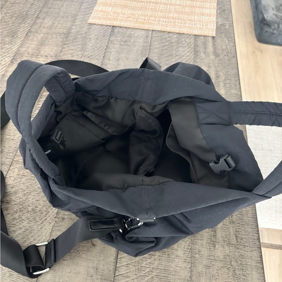 Lululemon nylon tote-bag/travel bag - Picture 3 of 5